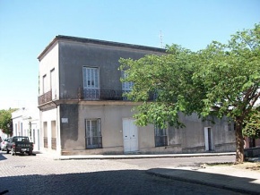 Casa en venta en importante esquina del Barrio Histórico de Colonia del Sacramento