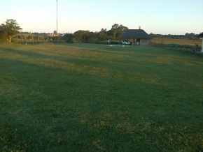 Importante terreno con vista al rio de 26 metros de frente en Real de San Carlos, Colonia, Uruguay